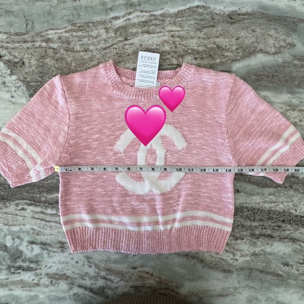Pink & white cropped sweater NWT 
size M